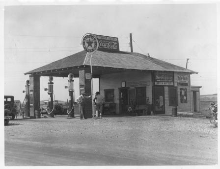 Texaco service station where E. E. Mallory was killed, north Burleson, Texas, 10/09/1934