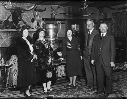 Will Rogers' party inside of a house at Shady Oak Farm