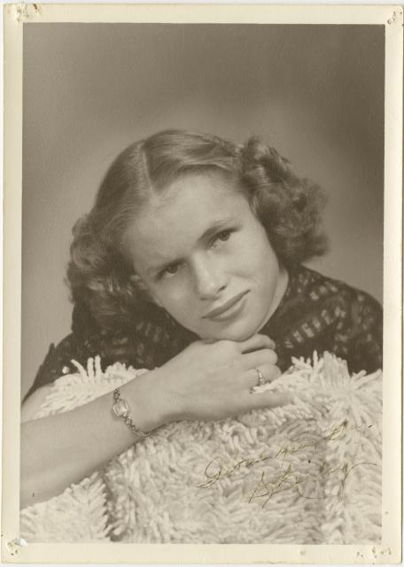 Shirley Sue Smith portrait.